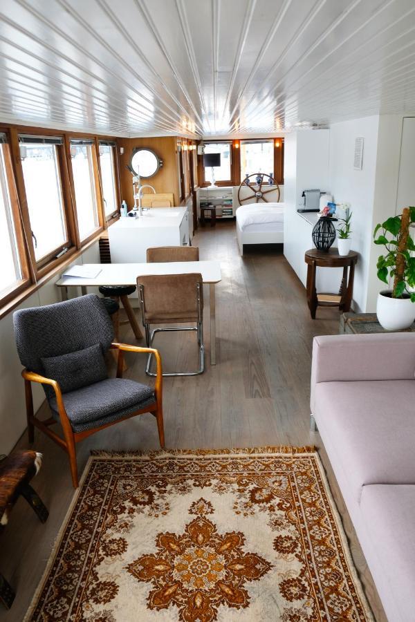 Hotel Stunning Boat With A View à Amsterdam Extérieur photo