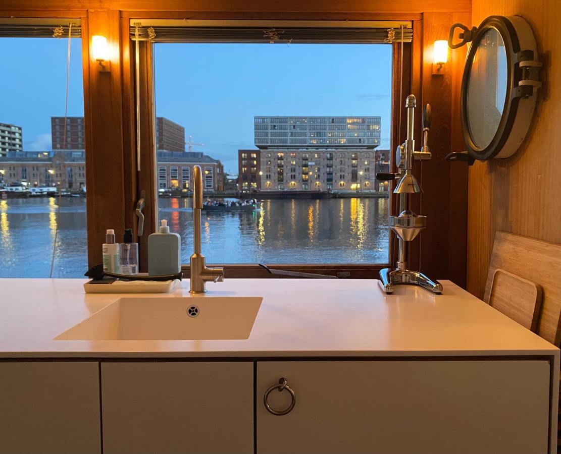 Hotel Stunning Boat With A View à Amsterdam Extérieur photo